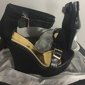 Black platform sandals