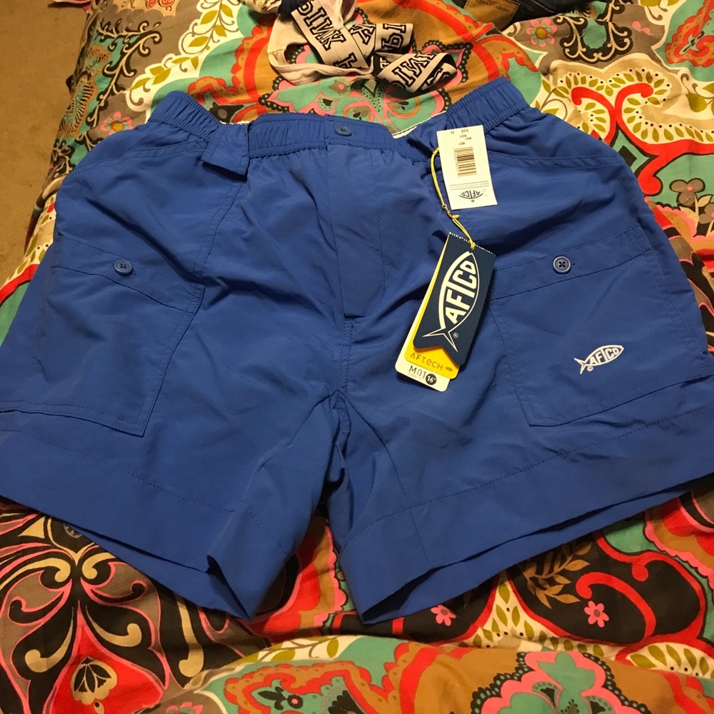 Brand new size 34 men’s AFTCO shorts