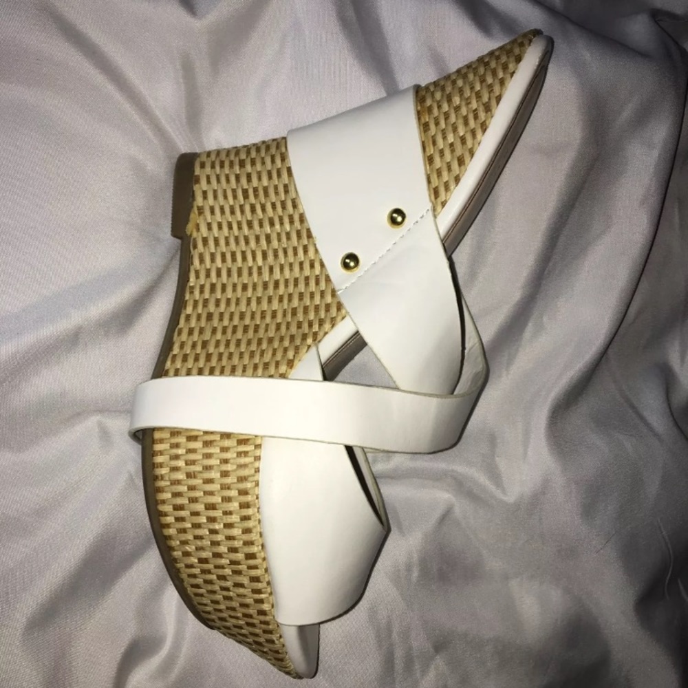 White Wedges