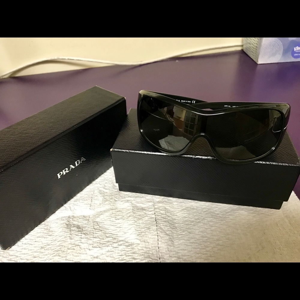 🔥⚡️💥HOST PICK💥⚡️🔥 “Black PRADA”😎