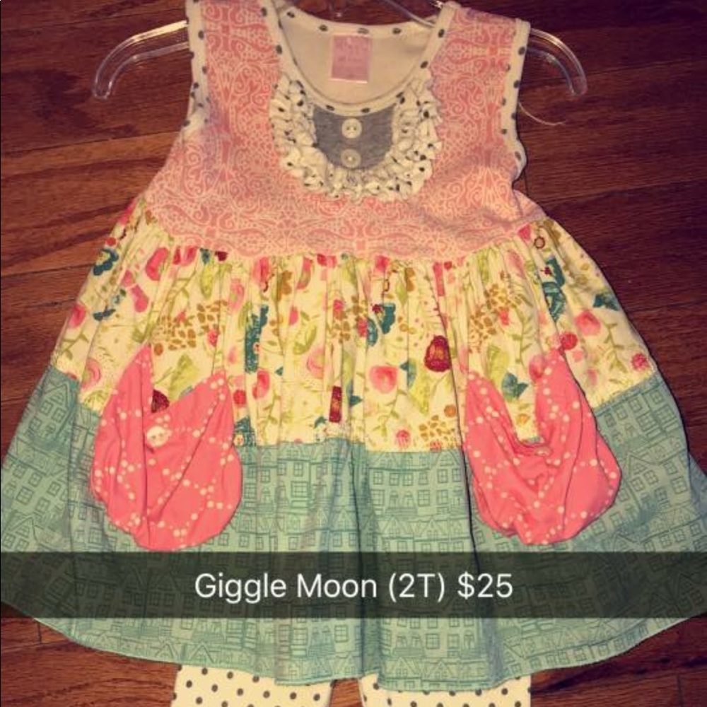 “Giggle Moon” size 2T