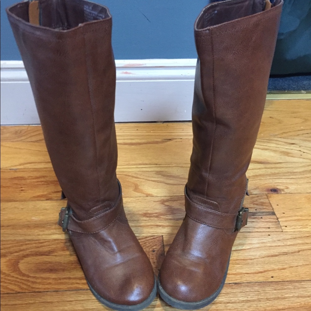 Round Toe Synthetic Mid Calf Boot