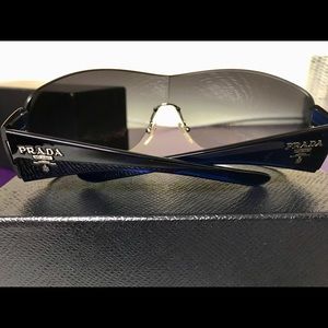 Black with blue arms