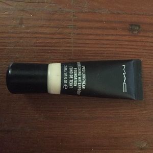 MAC pro long wear waterproof foundation