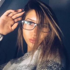 Meet your Posher, Macey