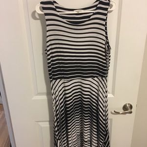 Striped sleeveless dress