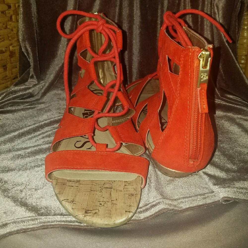 Sandles - Picture 2 of 2