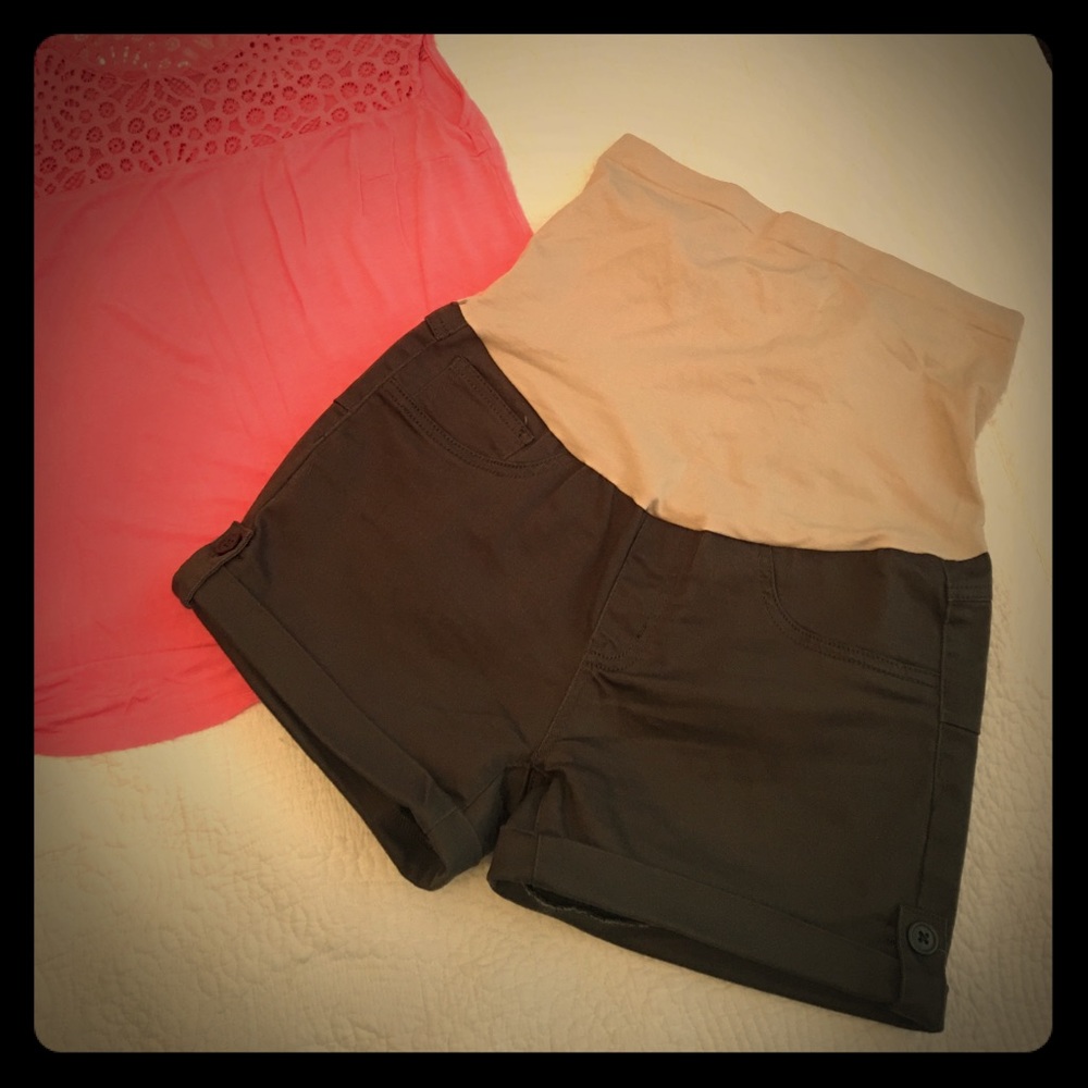 Maternity Shorts Size Large Olive Green