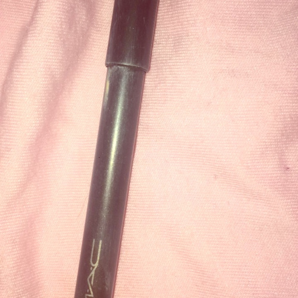 Mac eyeliner in Prussian