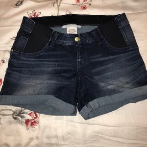 Side panel maternity shorts