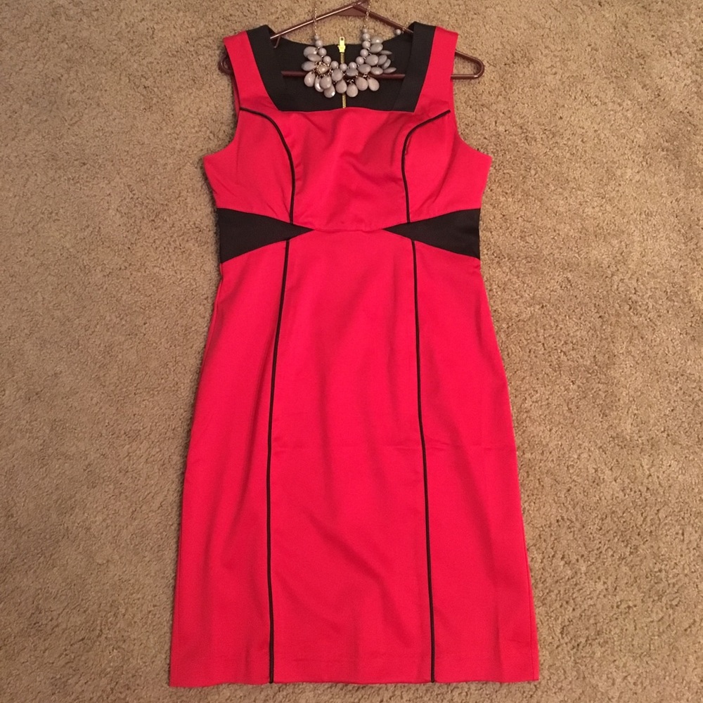 XOXO red and black holiday party dress! ❤️🖤🎁🎄