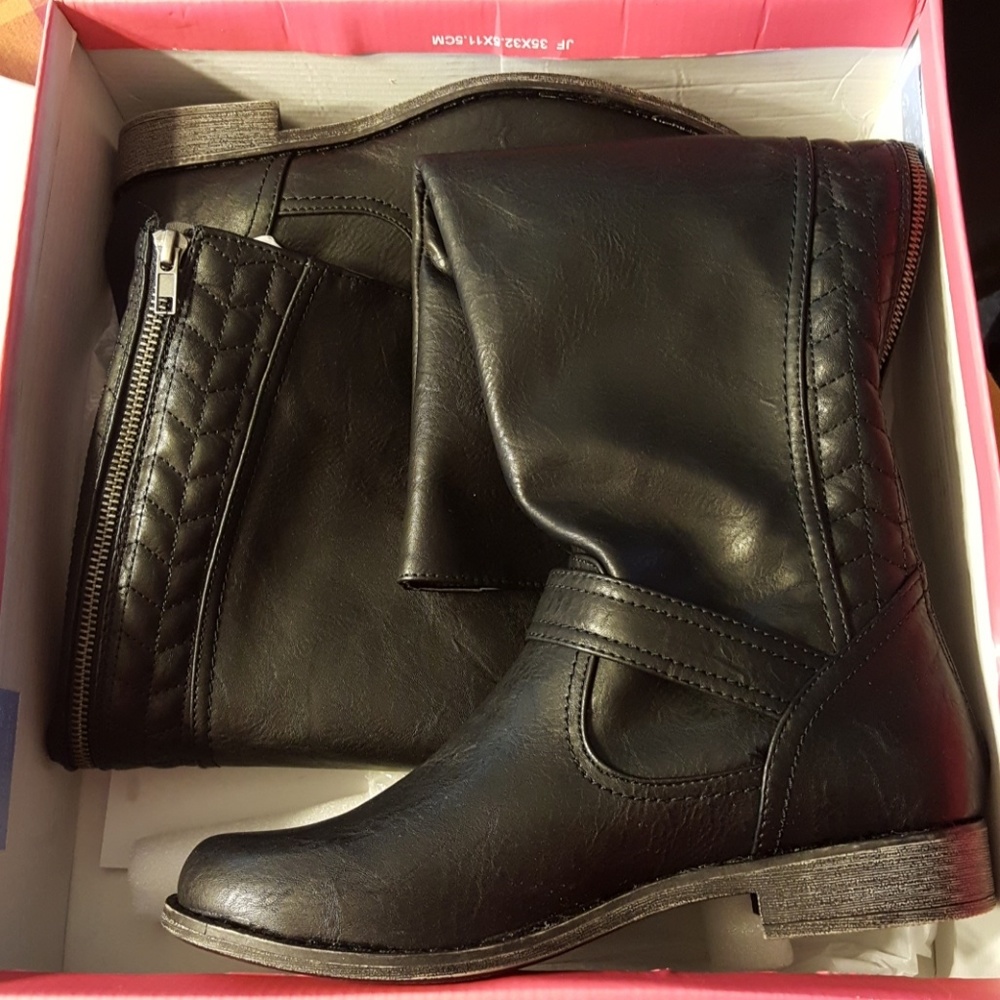 Black boots