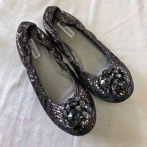 KELSI DAGGER flat shoes