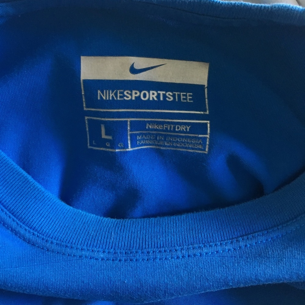 NWOT Nike Sports Tee Fit Dry - Picture 2 of 3