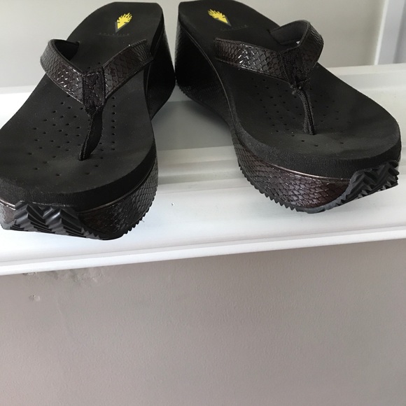 Sandal - Picture 2 of 7