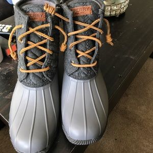 SPERRY women’s size 8.5 quilted duck boots