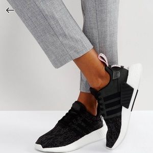 Adidas Originals NMD R2 Sneaker in Black