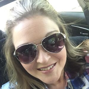 Meet your Posher, Leigh-ann