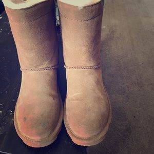 BEARPAW women’s size 8 boots