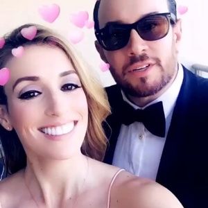 Meet your Posher, Fay