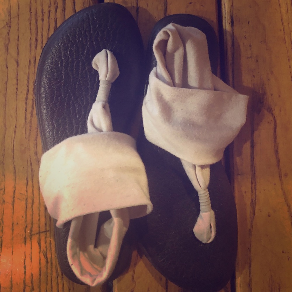 Sanuk yoga sling