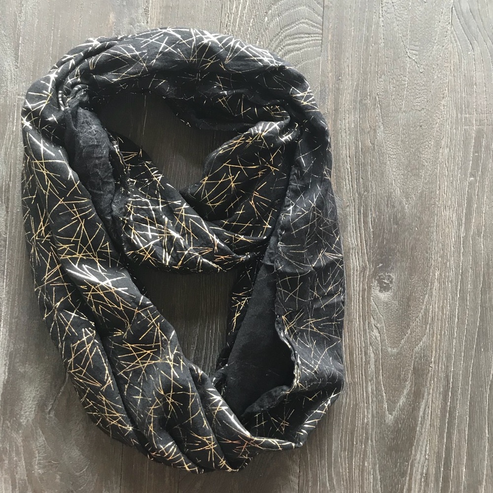 Fashion scarf.