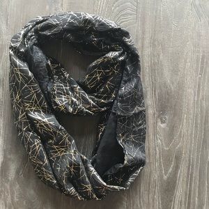 Fashion scarf.