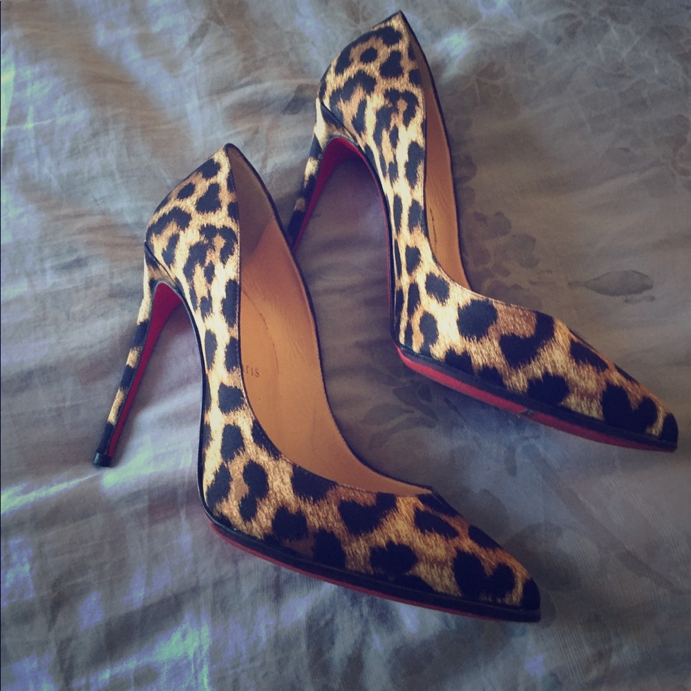 7.5 Christian Louboutin pumps