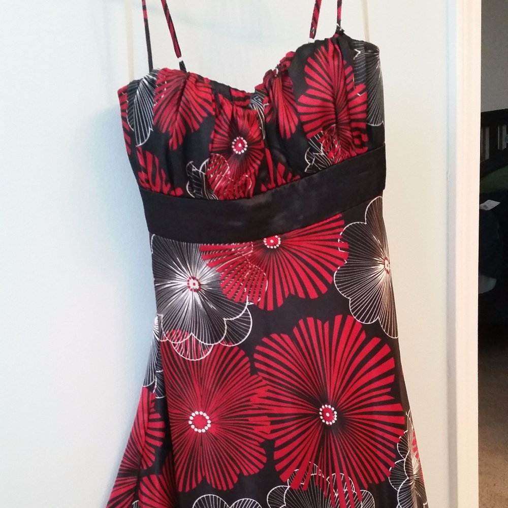 Charlotte Russe Size 7 Dress Red Black