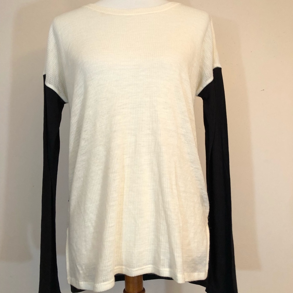 Sanctuary womens creme size S sweater