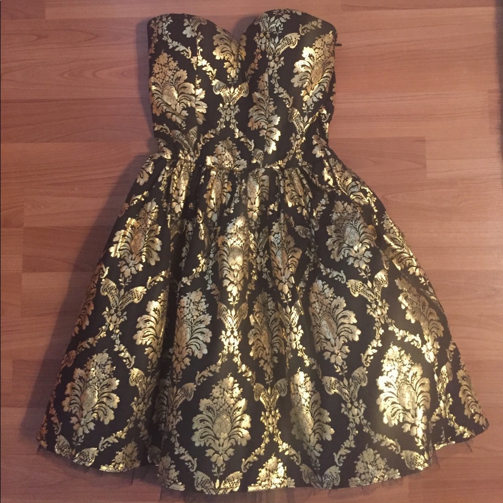 Holiday strapless dress.
