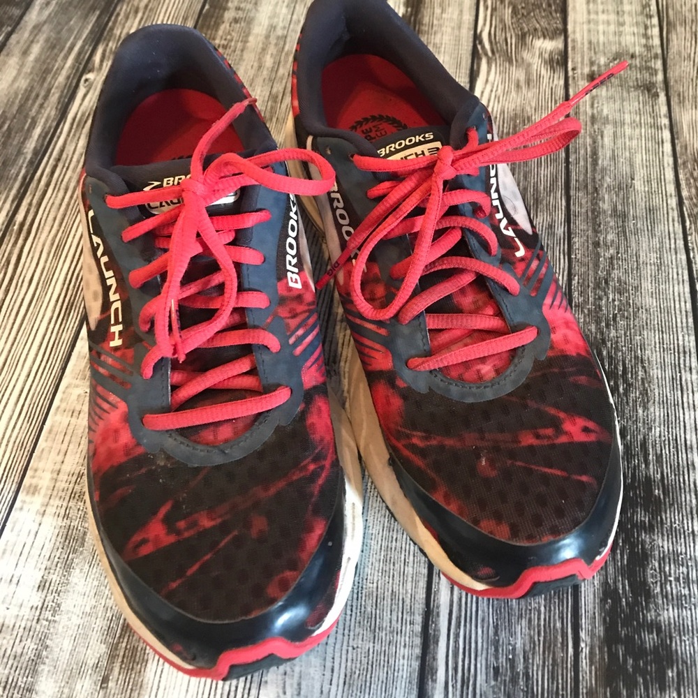 EUC Brooks Launch Shoes sz 9.5