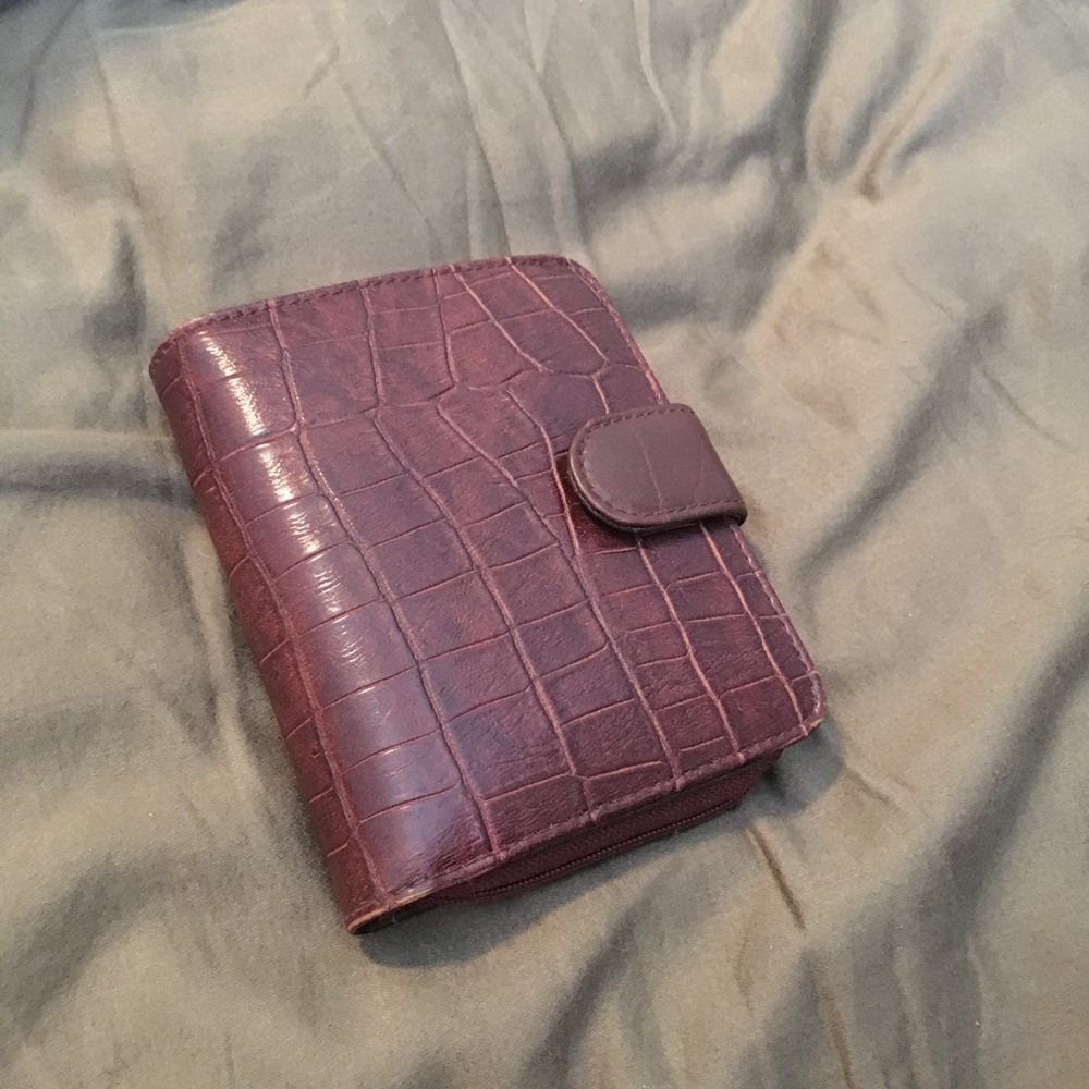 ⚡️SOLD⚡️Brown faux leather wallet