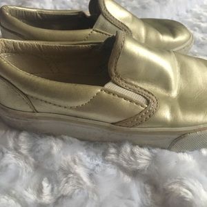 Old navy slip on shoes