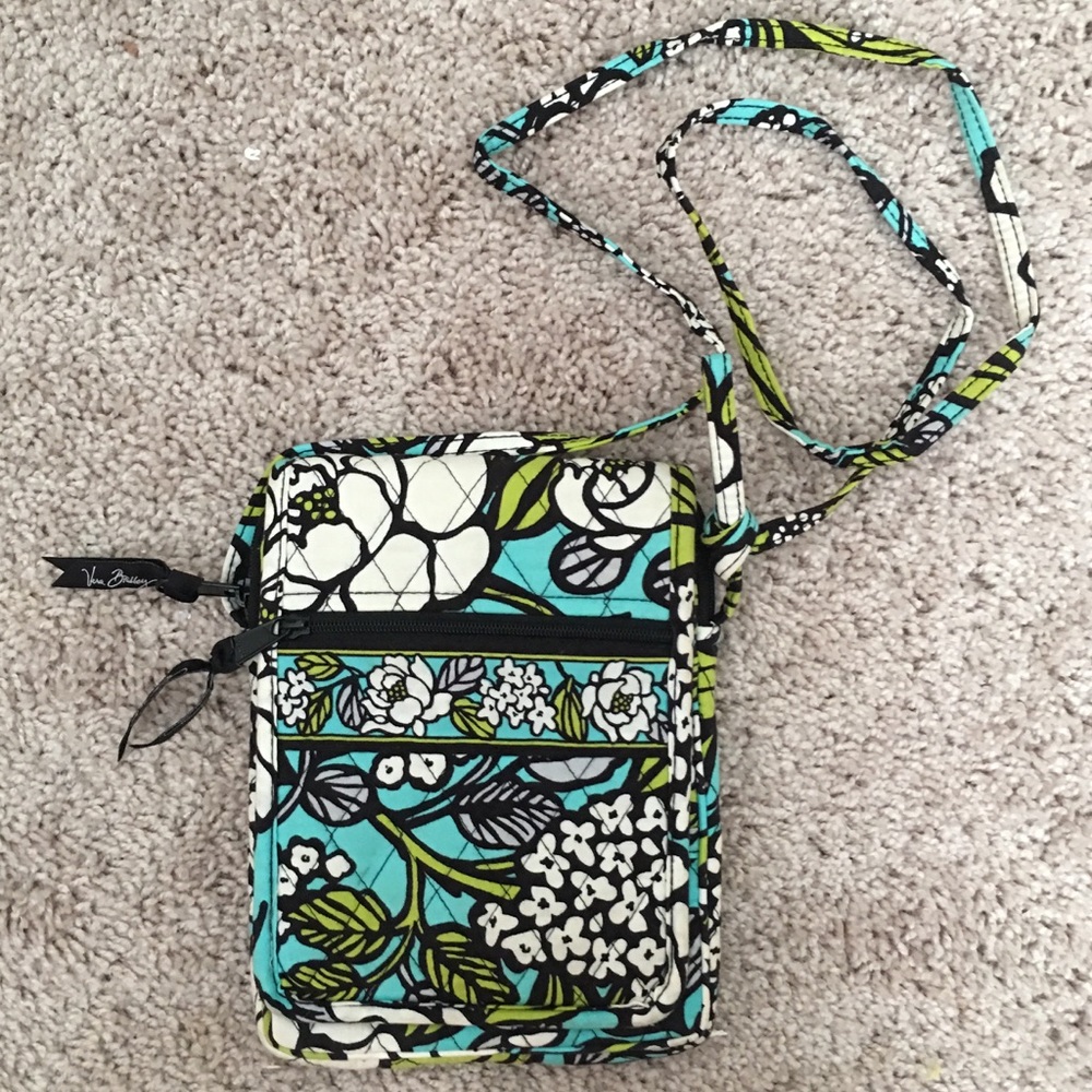 Vera Bradley crossbody purse in Island Blooms