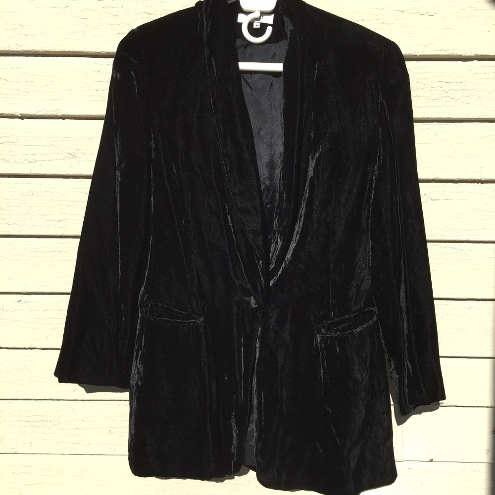 GEIST black long velvet jacket/pockets/BEAUTIFUL