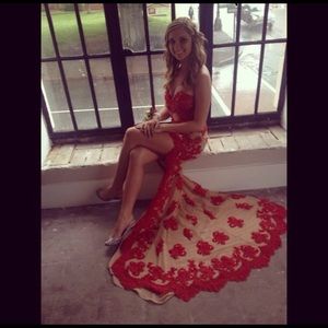 Sherri Hill elegant dress