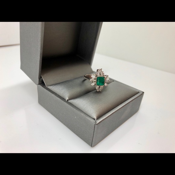 Antique Vintage Emerald Ring - Picture 7 of 8