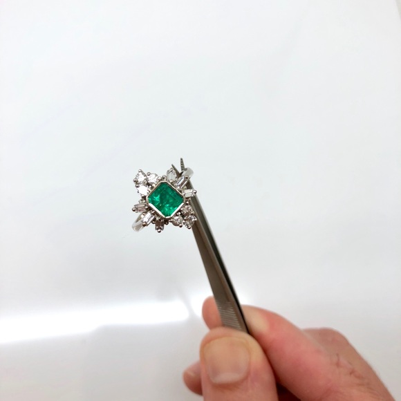 Antique Vintage Emerald Ring - Picture 8 of 8