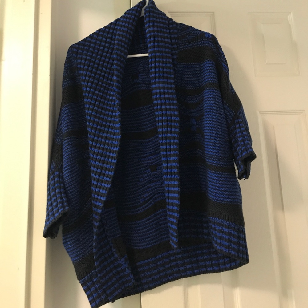 💙and🖤 Sweater