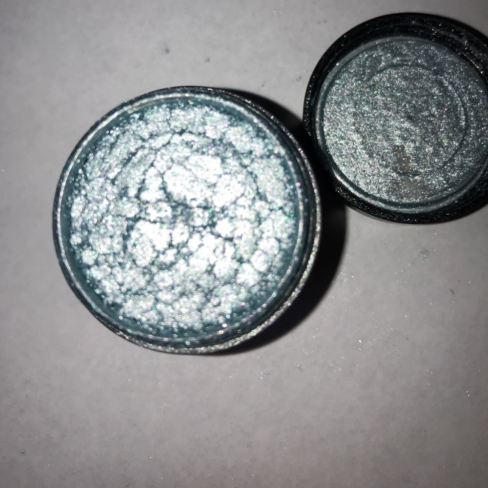 MAC COSMETICS AZREAL BLUE PIGMENT - Picture 4 of 4