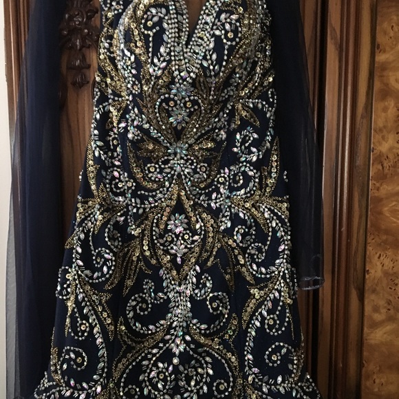 PRICR REDUCTION !!!! EMBELLISHED GOWN - LISTING PRICE JUST LOWERED !! - Picture 5 of 7