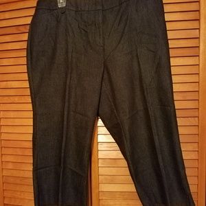 Dressbarn 16w black light denim crop pants