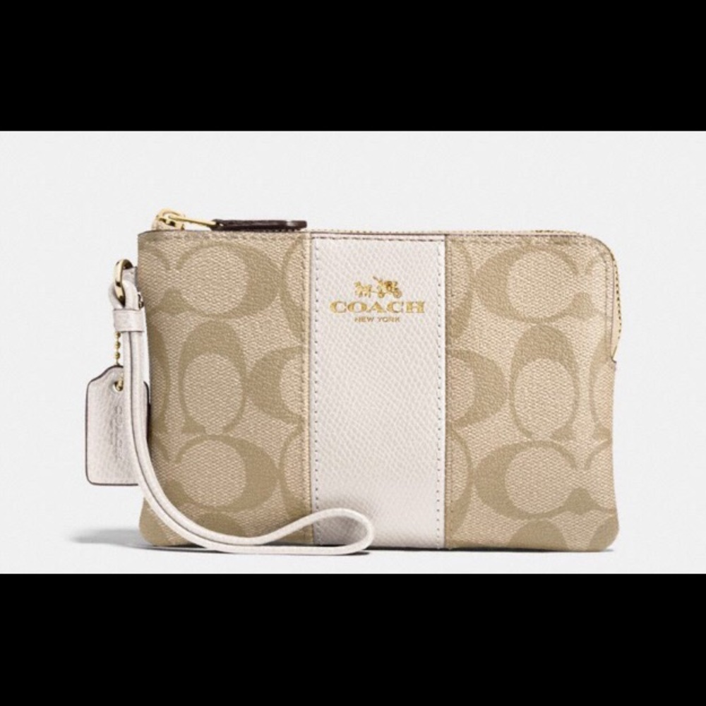 NWT Corner Zip Wristlet