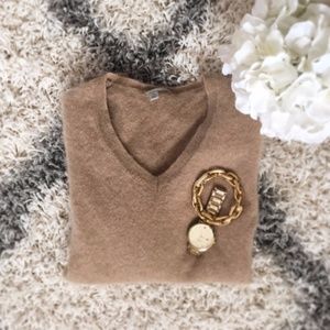 100% Cashmere Sweater Halogen V-neck Tan