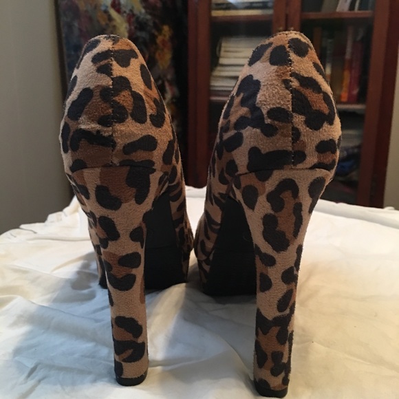 NWOB Mossimo leopard platform heels size 5 1/2 - Picture 3 of 4
