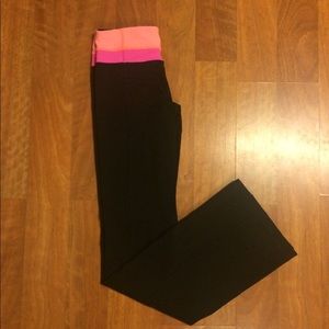 lululemon groove pant (reversible to all black)