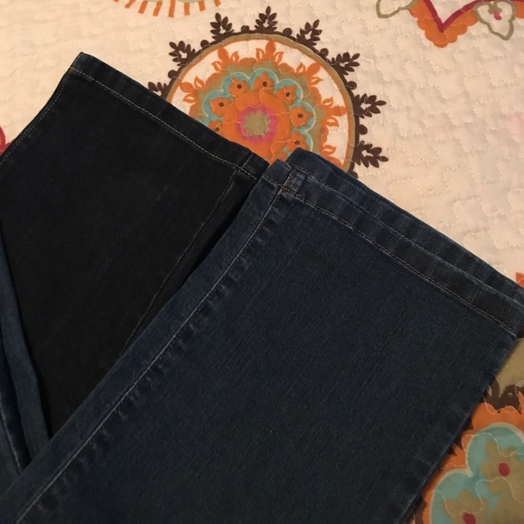 Lauren Conrad bootleg jeans size 8 - Picture 3 of 3