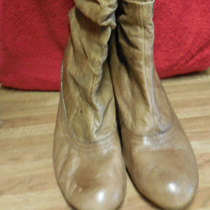 Very Cute Lether Boots