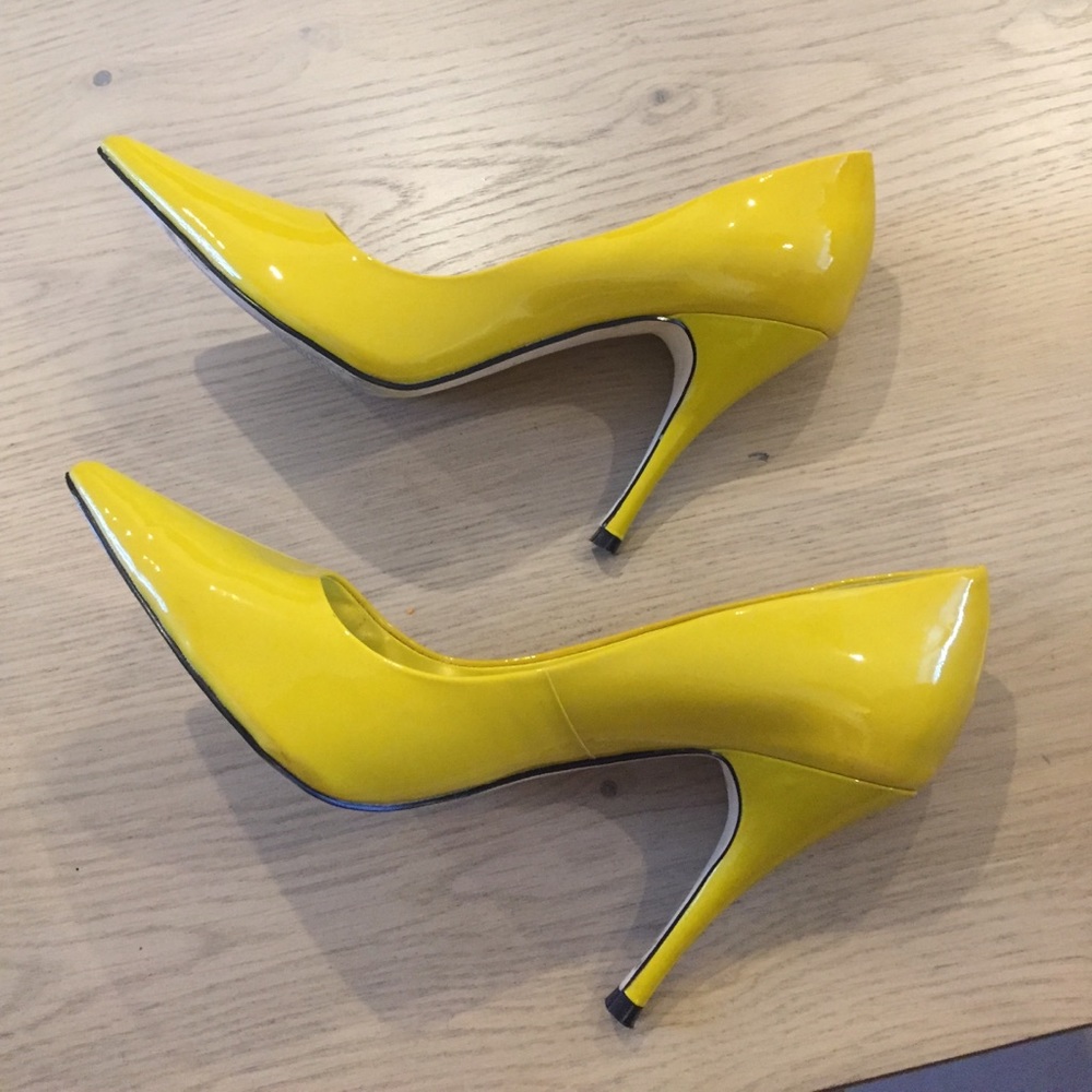 Gorgeous pair of Steve Madden pumps. - Picture 4 of 4
